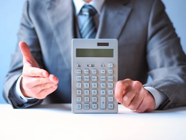 投資信託で稼ぐには注意が必要となる